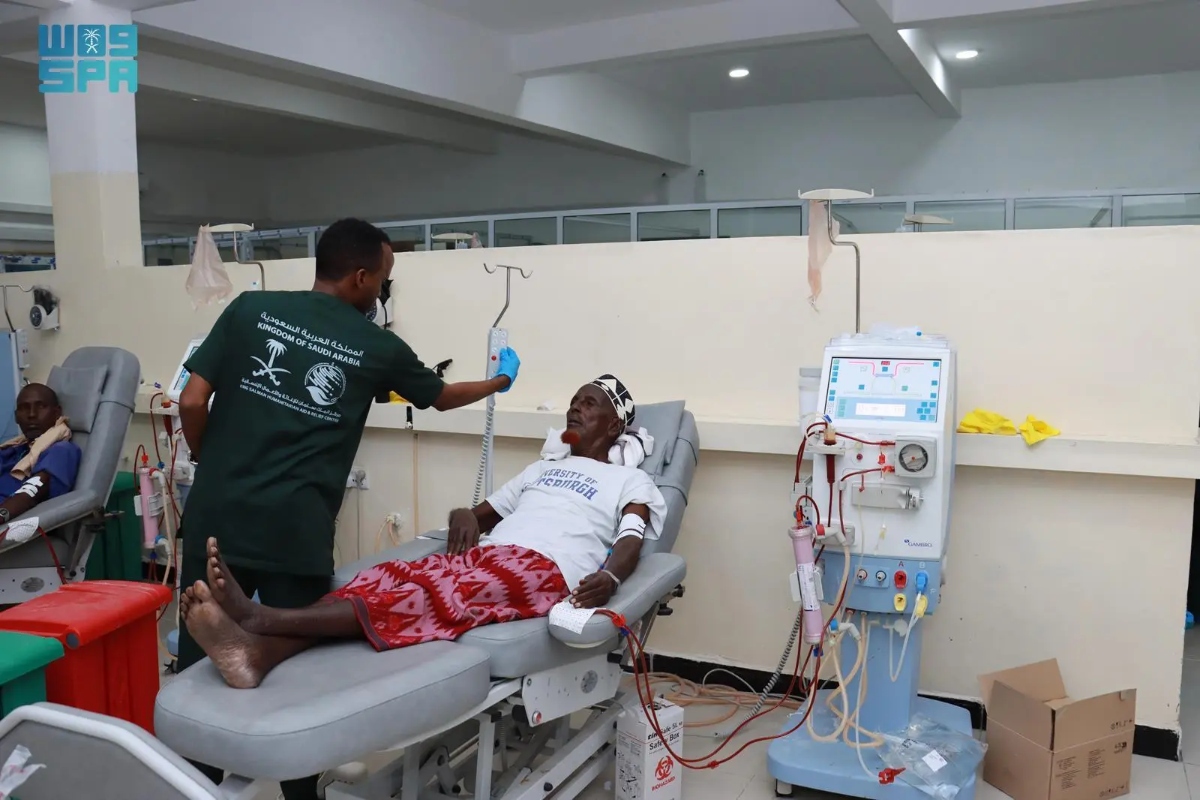 In Somalia, the kidney dialysis center at Banadir Hospital in Mogadishu, supported by the aid agency, served 348 patients last month. (SPA)