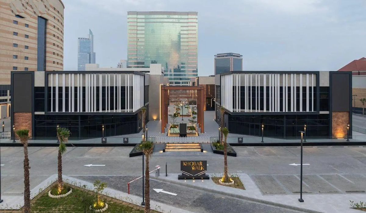 The municipality reviewed and approved numerous projects across a range of sectors, including 16 commercial projects, 56 residential projects, two industrial projects and 16 projects in other fields. (SPA)