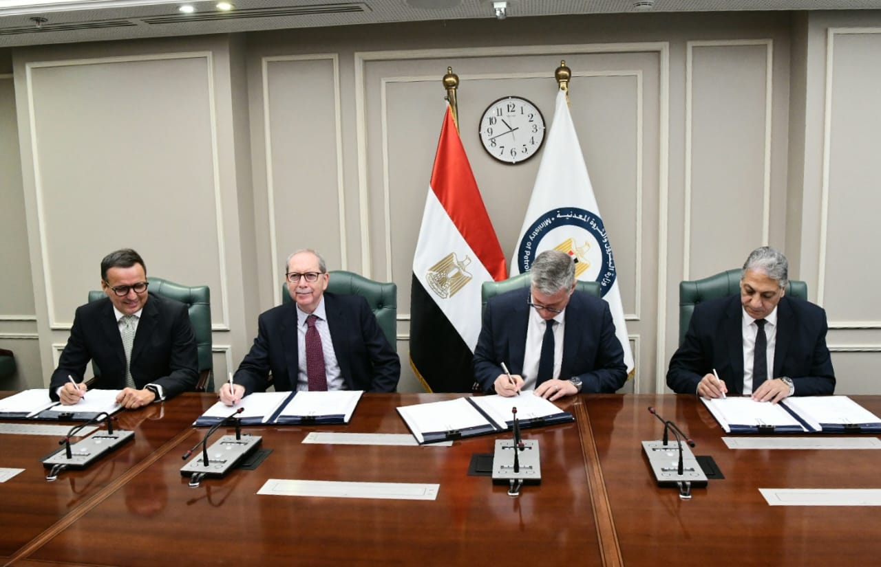 Egypt’s Ministry of Petroleum and Mineral Resources signed two agreements with international companies on Sunday to invest $340 million. Supplied