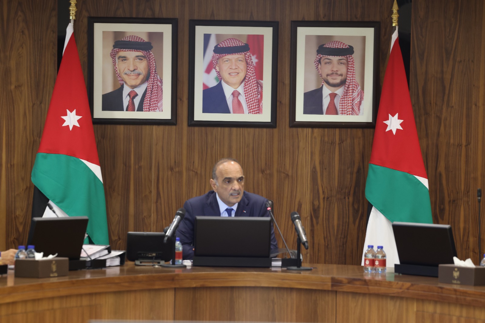 Khasawneh said his government decided on the law after an "in-depth" impact study on allowing public sector employees to work outside official working hours and "according to very transparent controls."(Petra)