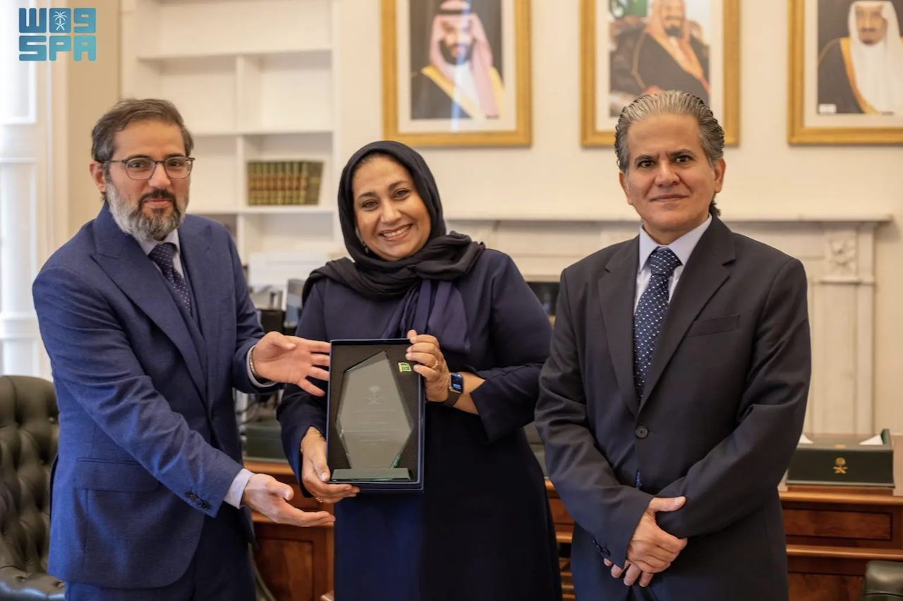 Those honored included Dr. Janan Al-Dihan for supporting Saudi Arabia students in Ireland. (SPA)