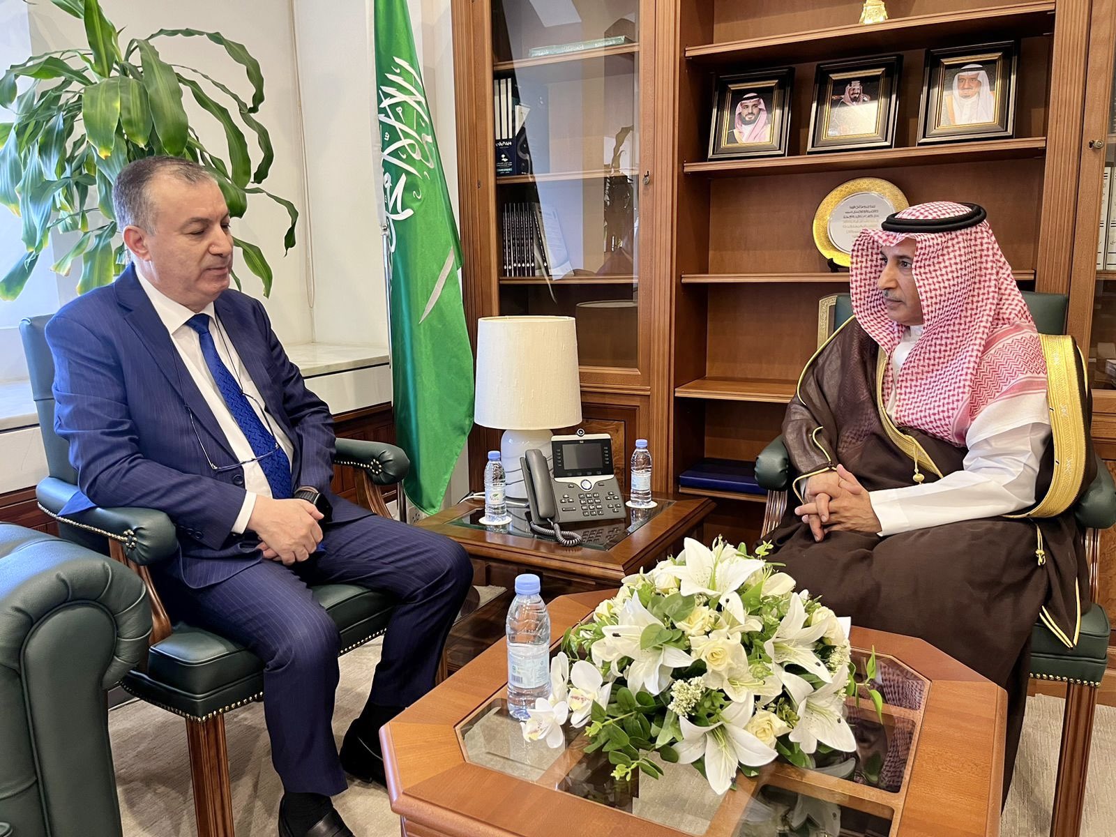 (Saudi foreign affairs deputy minister receives Algerian ambassador SPA)
