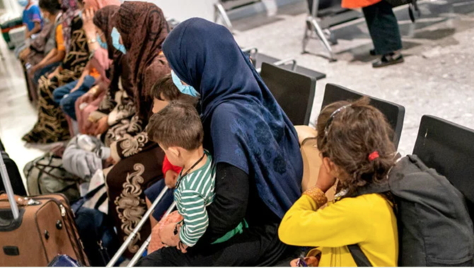 The UK government is expanding the Home Office’s Afghan Citizens Resettlement Scheme so that refugees from Afghanistan who were evacuated to Britain can finally be reunited with close family members who were left behind. (Reuters/File)
