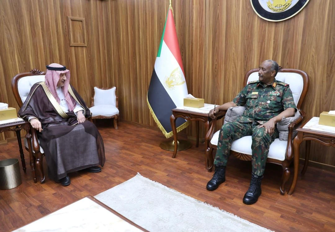 The Saudi deputy foreign minister on Monday reaffirmed the Kingdom’s support for a ceasefire in Sudan as laid out in last year's Jeddah Declaration during a meeting with General Al-Burhan. (SPA)