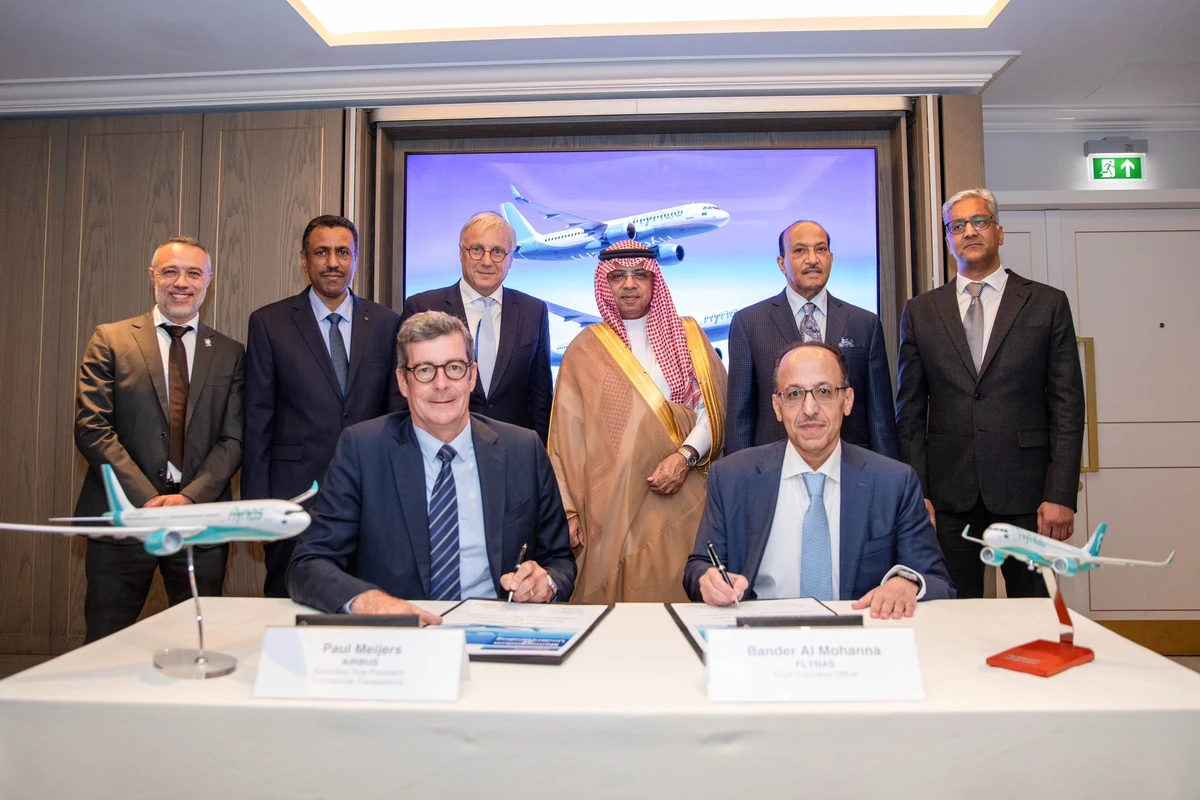 The deal was signed at Farnborough Airshow, attended by President of the General Authority of Civil Aviation Abdulaziz Al-Duailej and Chairman of flynas Ayed Aljeaid. (Flynas)