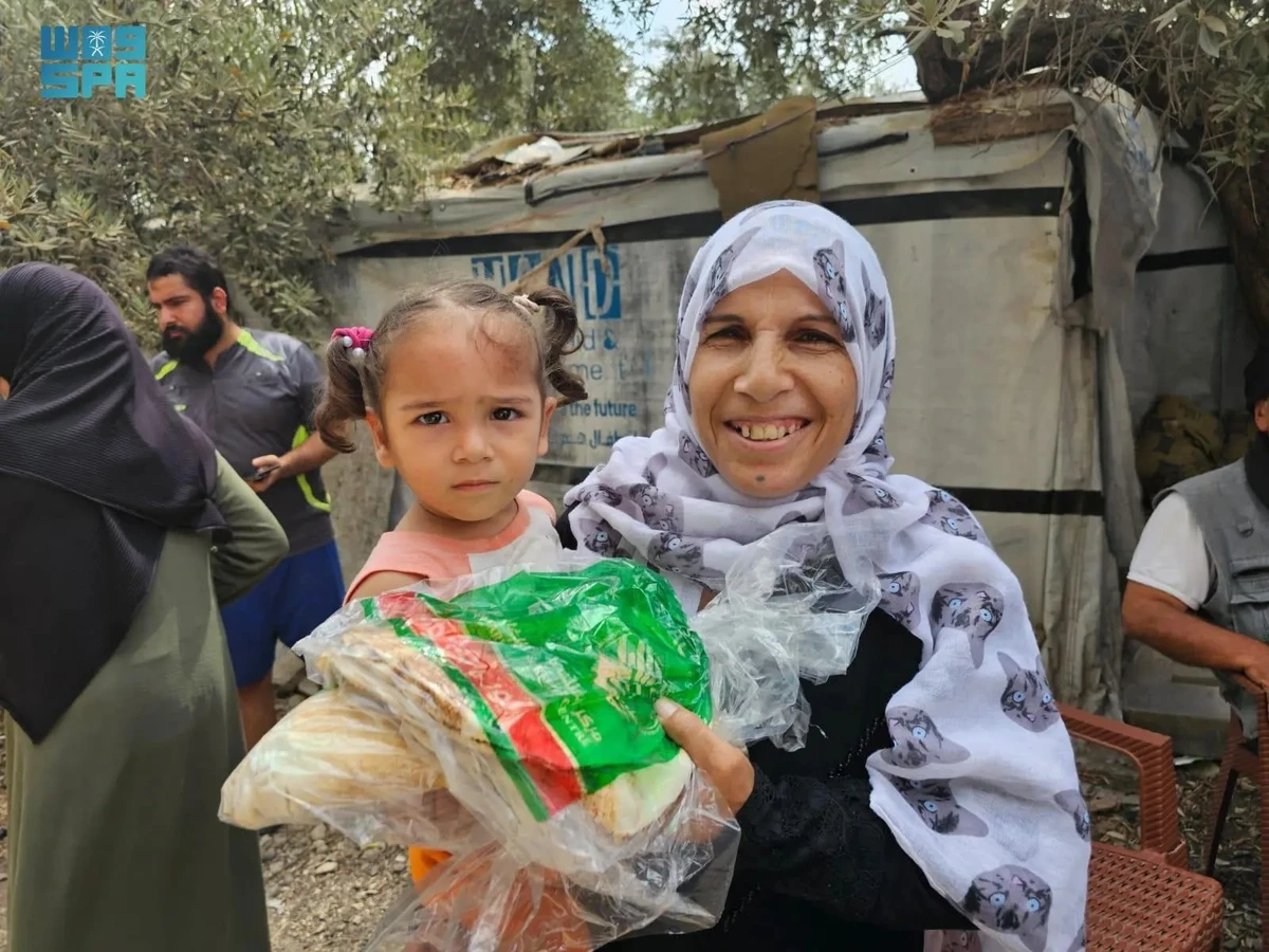 Project distributed from July 18 to 24 about 25,000 bags of bread daily to needy Syrians, Palestinians (SPA)