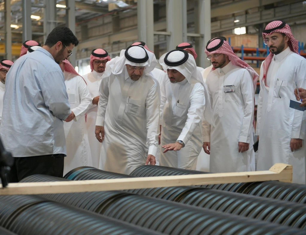 Saudi Investment Minister Khalid Al-Falih visited the industrial city, including the Taldeen Co. factory, which is a distinguished model of manufacturing industries.