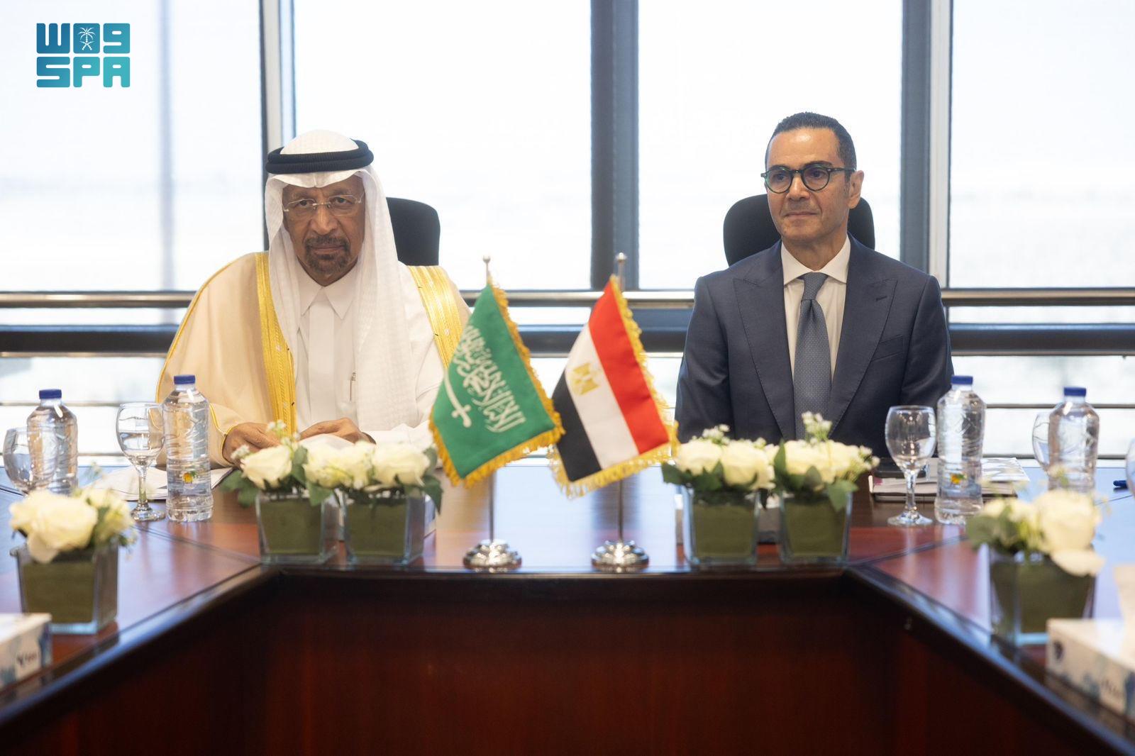 Saudi Investment Minister Khalid bin Abdulaziz Al-Falih discussed investment opportunities and cooperation in several sectors with his Egyptian counterpart. (SPA)