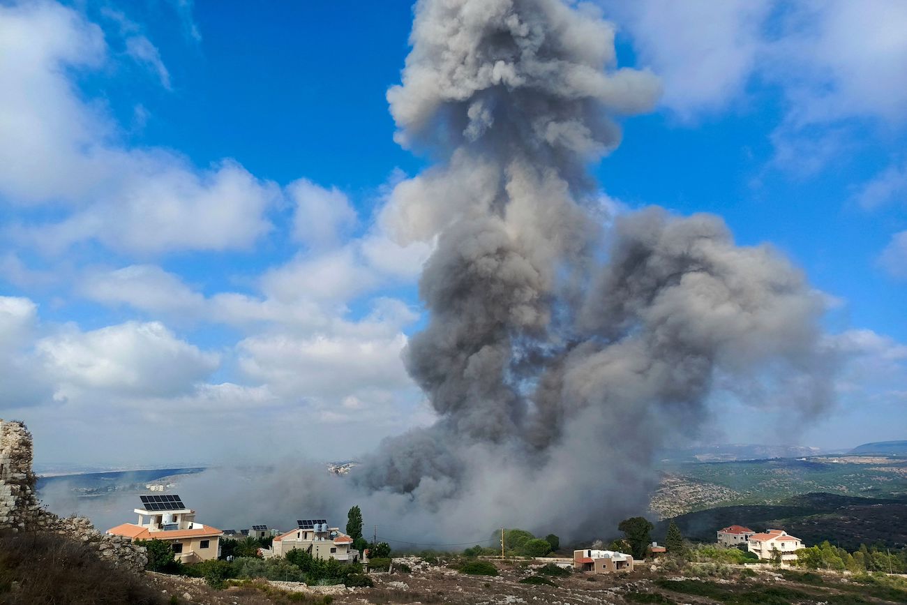 Smoke ascends after an Israeli air raid on town of Shamaa in southern Lebanon on August 1, 2024, amid ongoing cross-border clashes between Israeli troops and Hezbollah fighters. (AFP)