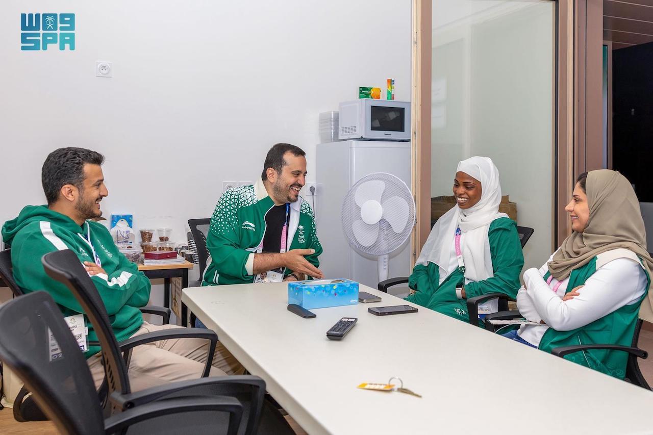 Prince Fahd bin Jalawi meets Olympic athletes, administrators in Paris