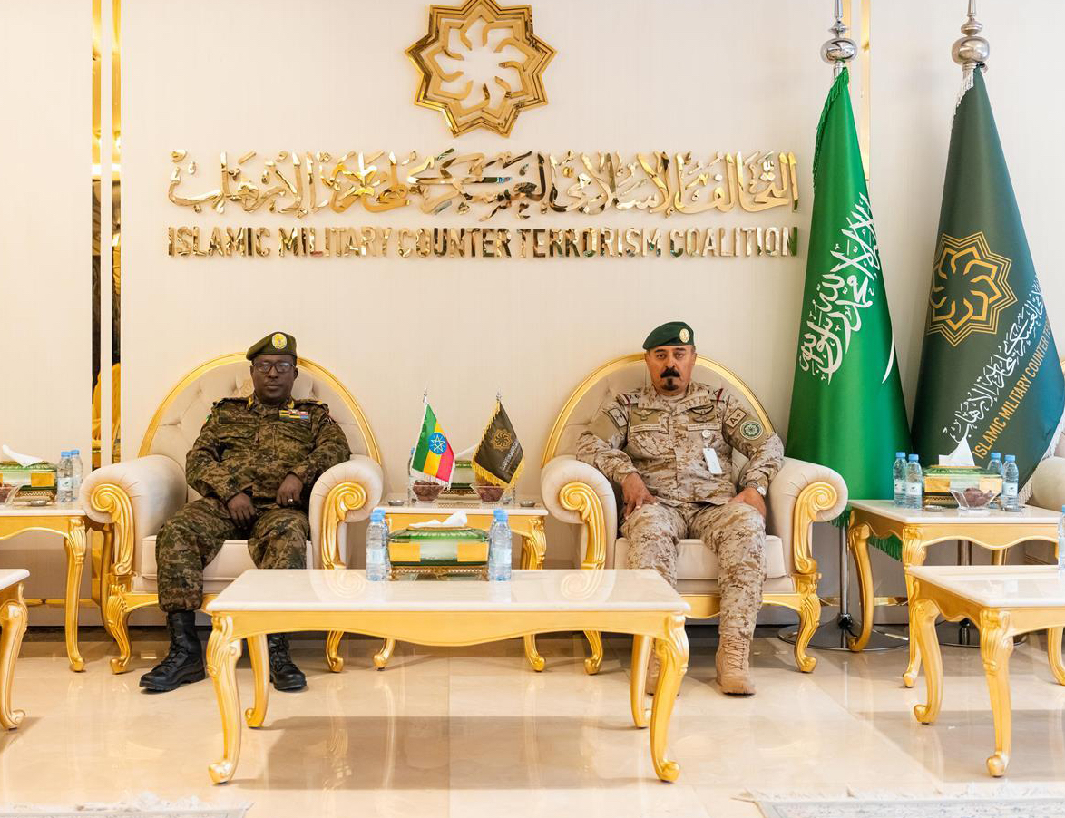 The head of the Islamic Military Counter Terrorism Coalition receives the Ethiopian military attache in Saudi Arabia in Riyadh on Monday. (SPA)