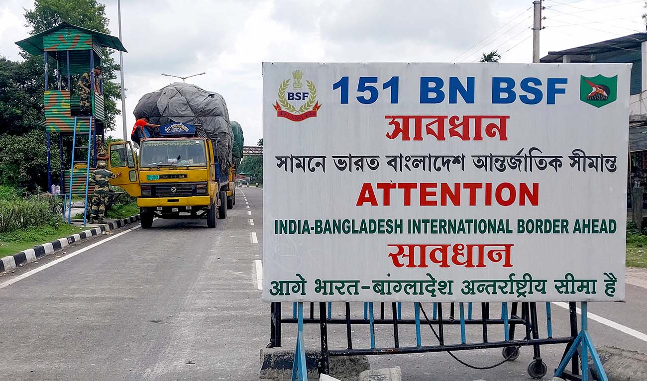 Border Security Force (BSF) personnel inspect a truck carrying supplies to Bangladesh at the India-Bangladesh border in Fulbari on the outskirts of Siliguri on August 7, 2024. (AFP/File)