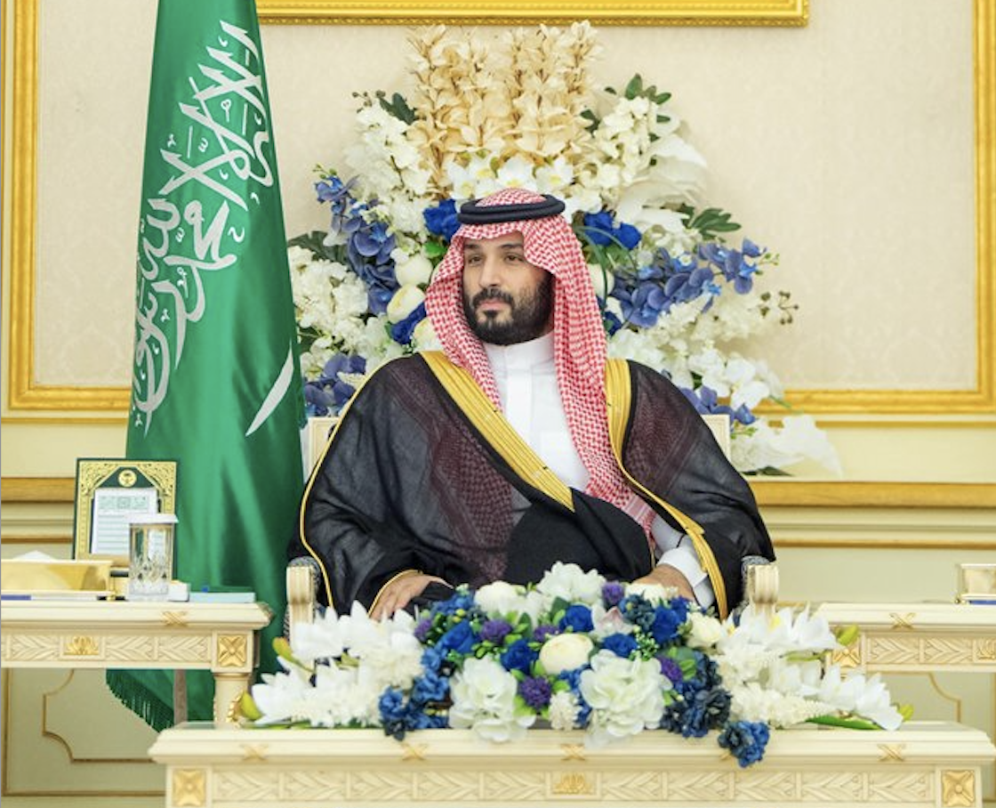 Saudi crown prince receives group of princes, scholars, and citizens in Jeddah