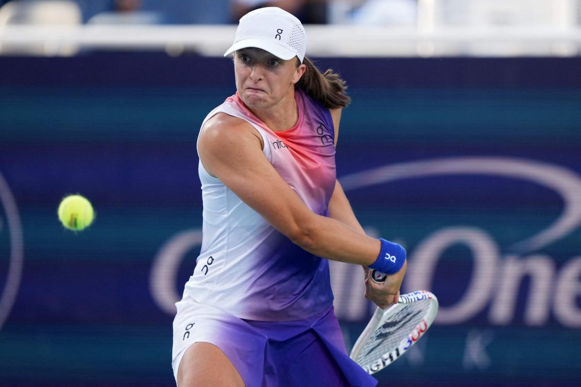 Top-ranked Iga Swiatek survived in her return to hard courts Wednesday night in the Cincinnati Open, outlasting Varvara Gracheva 6-0, 6-7 (8), 6-2. (Getty Images/AFP)