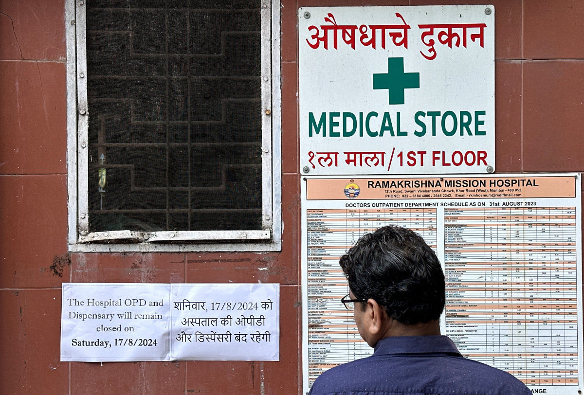 A closure notice is posted aththe entrance of a hospital in Mumbai on August 17, 2024, at the start of a nationwide strike called by the Indian Medical Association to protest the rape and murder of a trainee medic at a government-run hospital in Kolkata. (REUTERS)
