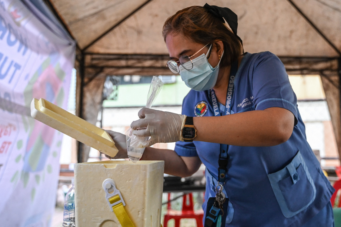 A new form of the virus has triggered global concern as it seems to spread easily though routine close contact. (File/AFP)