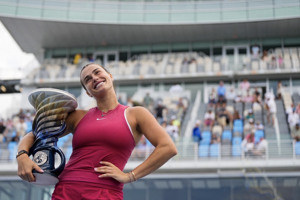 Aryna Sabalenka raises the Rookwood Cup after the women’s championship match of the Cincinnati Open at the Lindner Family Tennis Center in Mason, Ohio. (USA TODAY Sports)