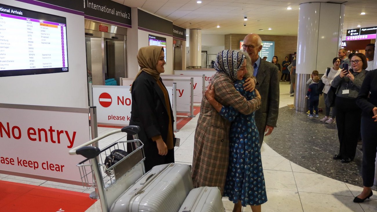 Female trainee doctors from Afghanistan are greeted on arrival in Scotland by Lorna Norgrove. (@UKGovScotland)