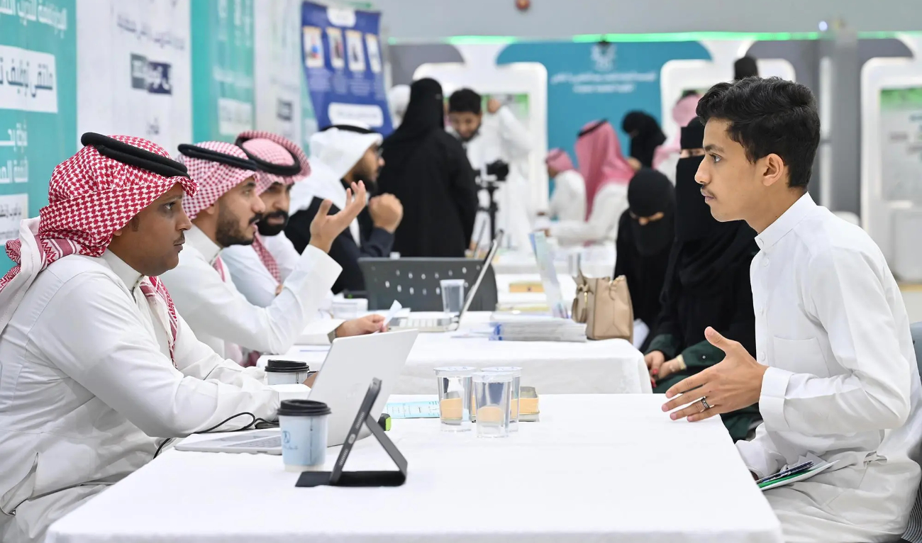 The Tamkeen initiative offers services such as job and training opportunities and support for entrepreneurial projects, aiming to improve living conditions and foster financial independence. (SPA/File)