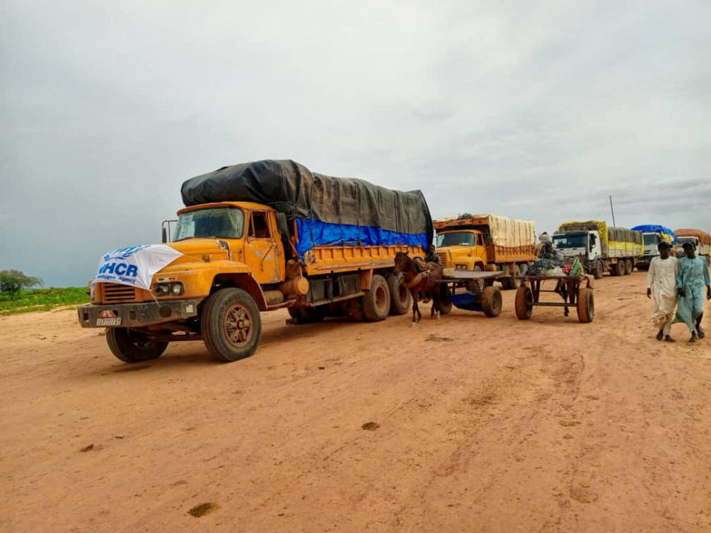 Some 15 trucks had moved through the crossing out of a total of 131 at the border. (X: @UNHCRinSudan)