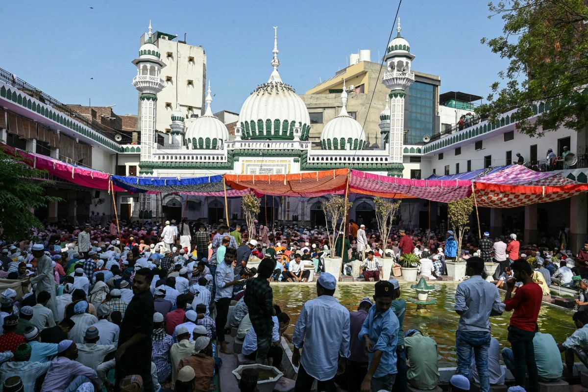 File photo of Indian muslims gather for Eid al-Adha prayers at the Jama Masjid Khairuddin in Amritsar (AFP)
