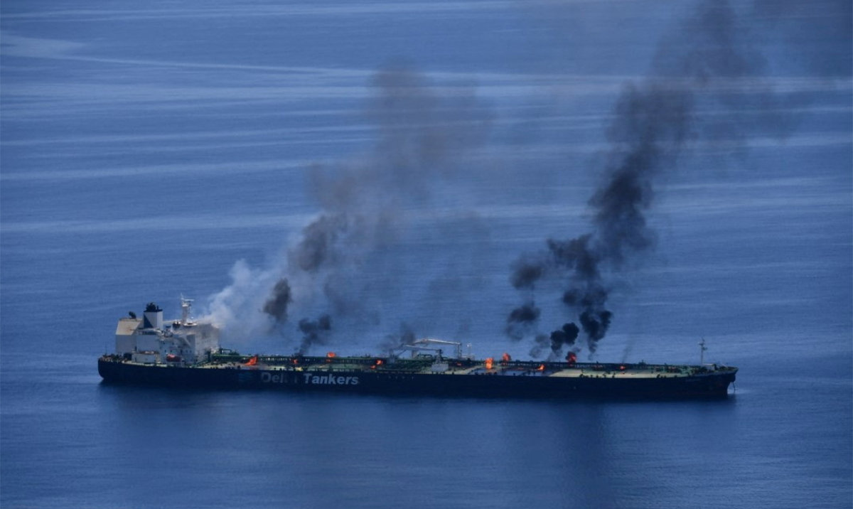 Greek-flagged oil tanker Sounion appears to be leaking oil, Pentagon says