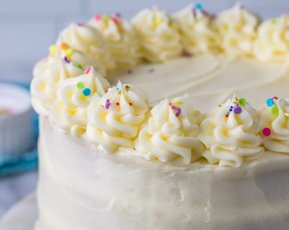 Cake decoration