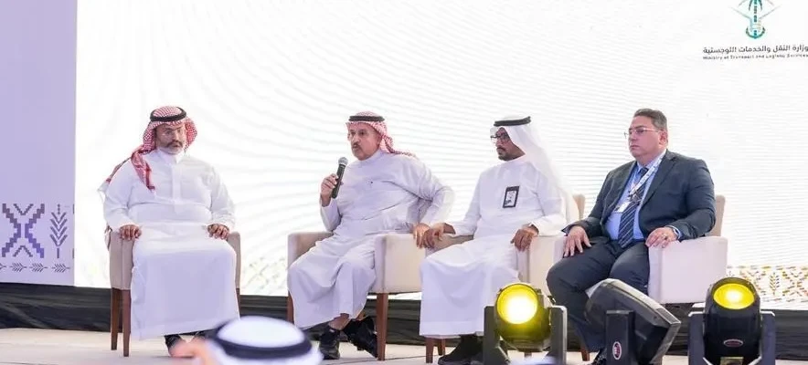 The event, organized by the Federation of Saudi Chambers, the Jazan Chamber of Commerce, and the Ministry of Transport and Logistic Services, was attended by Jazan Chamber Chairman Ahmed Abu Hadi and various stakeholders. SPA