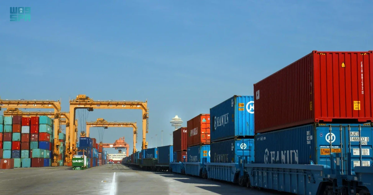 King Abdulaziz Port features 43 fully serviced and equipped berths, with an annual handling capacity of up to 105 million tons of goods and containers. (File/SPA)