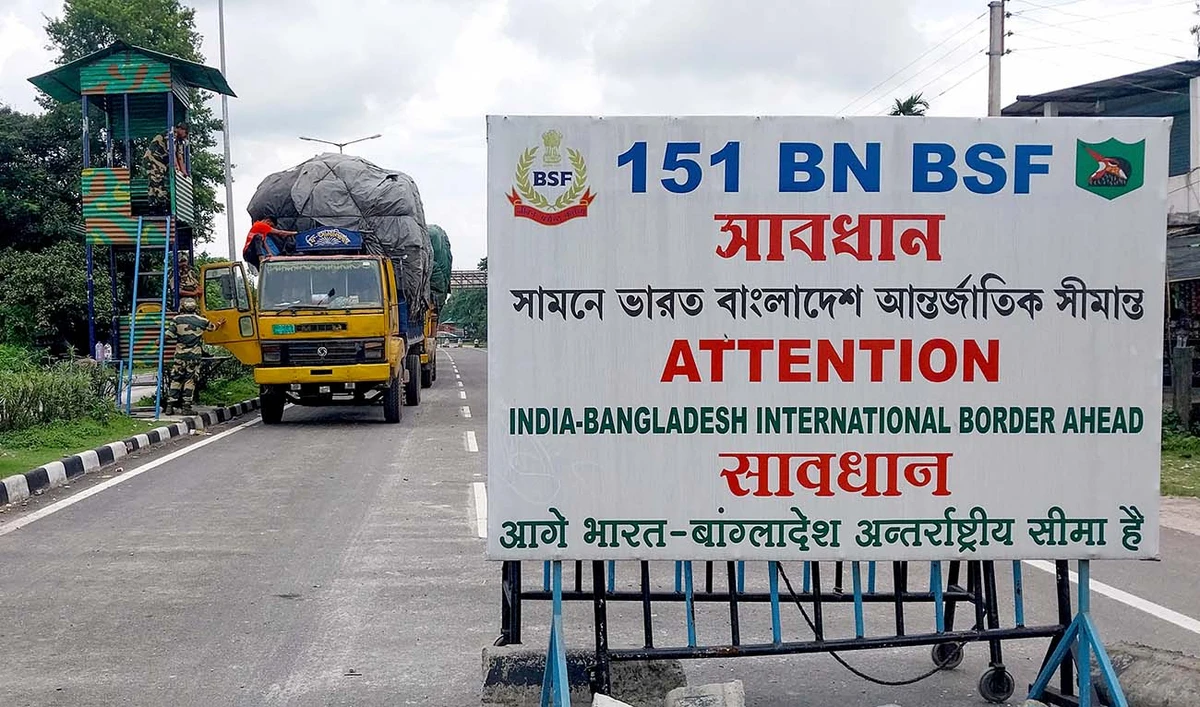 Border Security Force (BSF) personnel inspect a truck carrying supplies to Bangladesh at the India-Bangladesh border in Fulbari on the outskirts of Siliguri on August 7, 2024. (AFP/File)