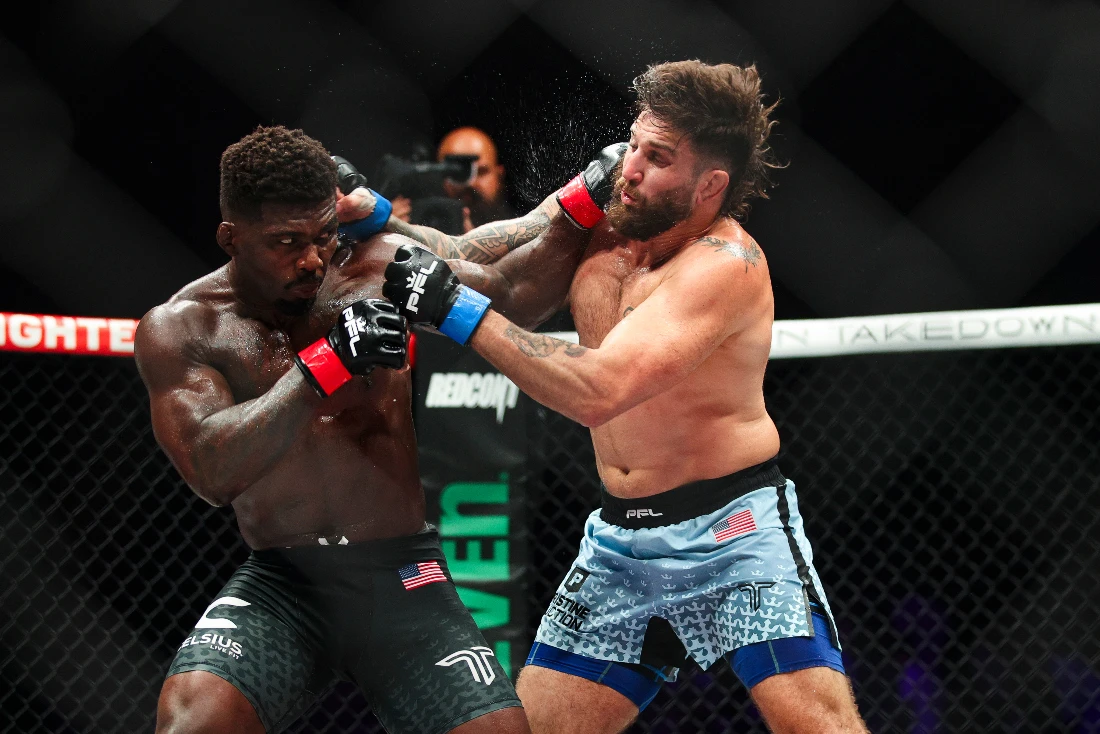 Impa Kasanganay (left) on his way to victory over Josh Silveira at the Hard Rock Live in Hollywood, Florida on Friday night. (Supplied)