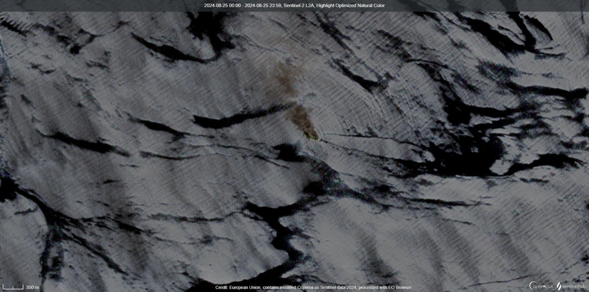 Satellite imagery shows smoke rising from the Greek-flagged ship Sounion, which has been on fire since August 23 after an attack by Yemen’s Houthis. (EU/Copernicus Sentinel-2 via Reuters)