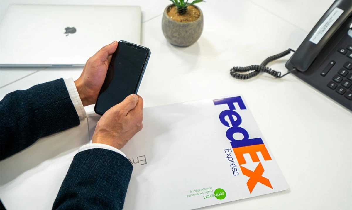 Customers get more peace of mind through the traceability of their package on their mobile devices.