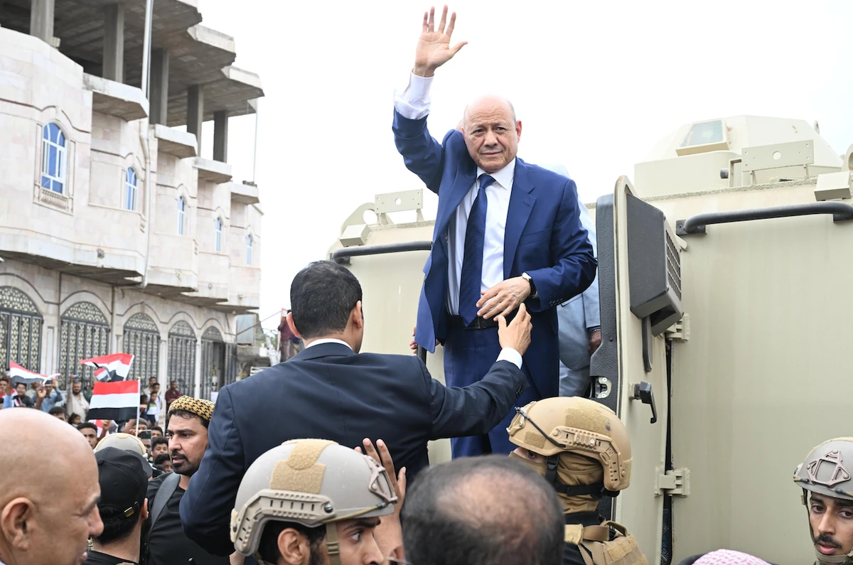 Chairperson of Yemen’s Presidential Leadership Council, Rashad Al-Alimi, pledged on Tuesday to free the remaining Houthi-held sections of Taiz. (Yemen News Agency)