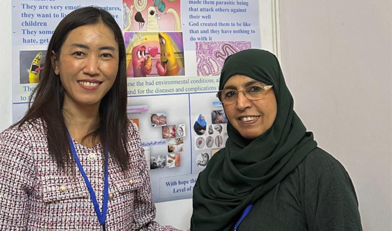 Dr. Najia Al-Zanbagi (R), headmaster of Highly Innovative Unique Foundation, earned a silver medal at the Indonesia Inventors Day 2024 for her remarkable work in medical parasitology. (Supplied)