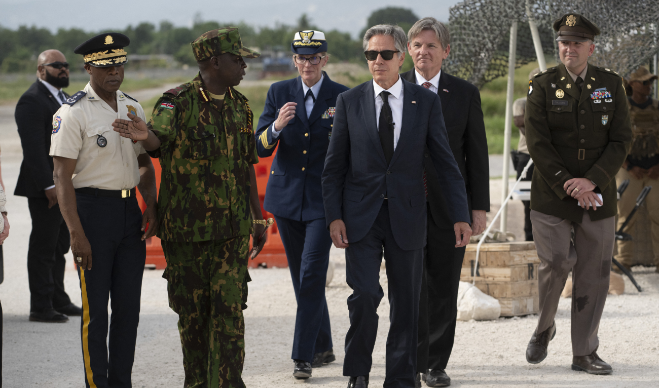 US Secretary of State Antony Blinken walks with the Commander of the Multinational Security Support Mission Commander Godfrey Otunge and the Haitian National Police General Director Rameau Normal (L) at the MSS base in Port Au Prince, Haiti on September 05, 2024. (AFP)