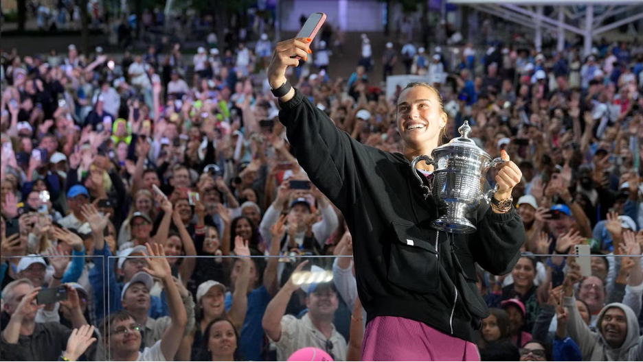 Aryna Sabalenka celebrates winning the 2024 US Open on Saturday. (Darren Carroll/USTA)