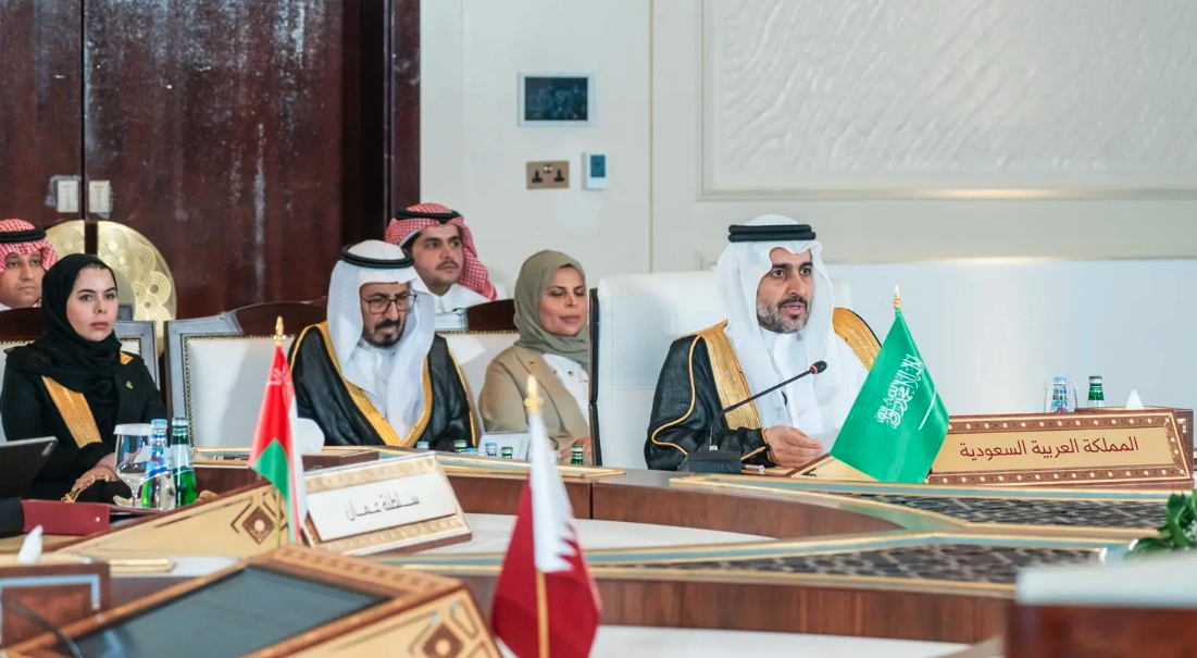Mansour Al-Mushaiti speaking at the 26th meeting of Gulf Cooperation Council ministers responsible for environmental affairs in Qatar