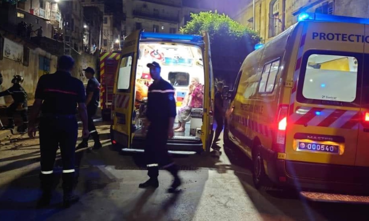 A building collapse in the UNESCO-listed Casbah of Algiers killed a woman and injured three of her family members on Wednesday, emergency services said. (X/@TSAlgerie)