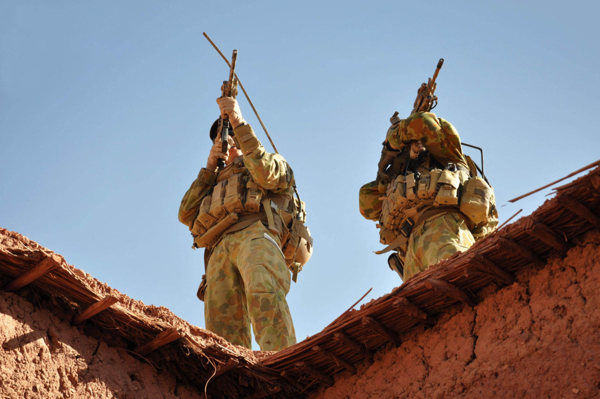 Australian soldiers participate in an operation in southern Afghanistan in this photo released on Oct. 21, 2009. (Australian Department of Defense photo via AFP)