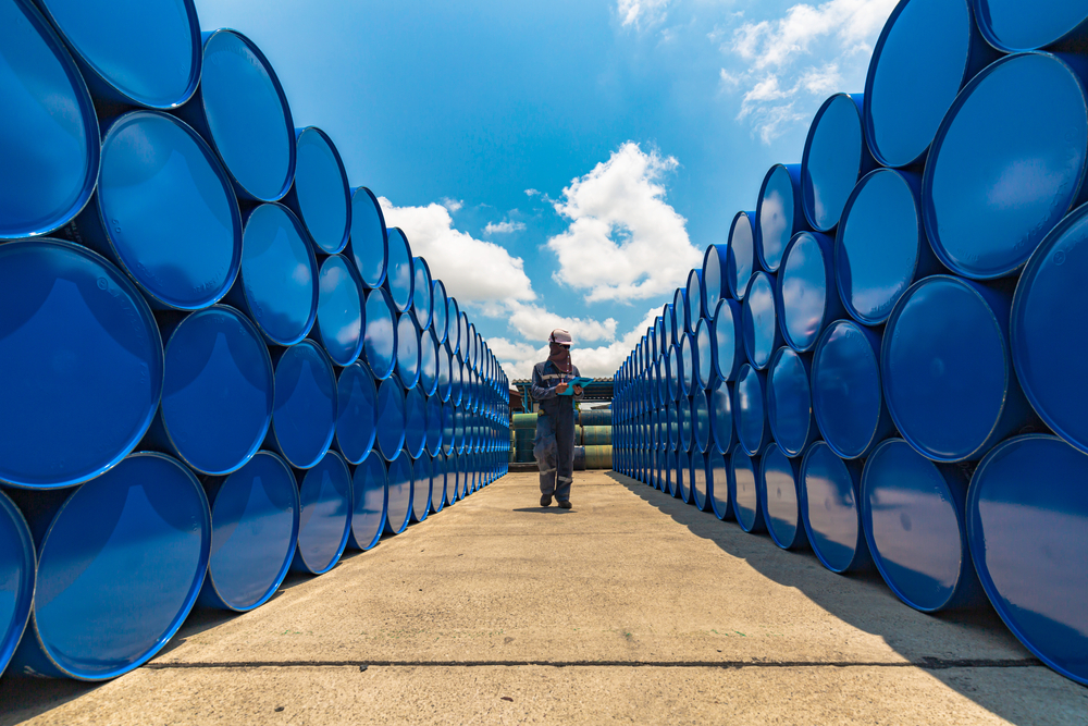 US oil stockpiles rose across the board last week as crude imports grew and exports dipped, the Energy Information Administration said. Shutterstock