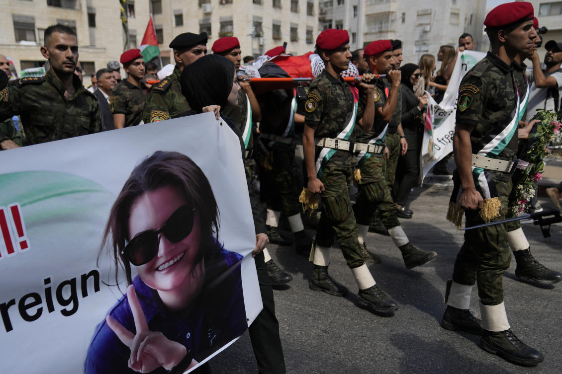 Palestinian honor guards carry the body of Aysenur Ezgi Eygi during her funeral procession in the West Bank city of Nablus on Sept. 9, 2024. (AP)