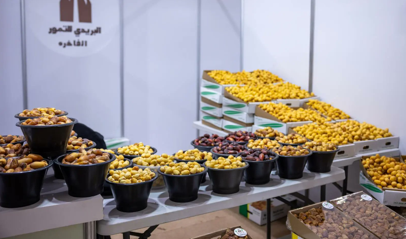 Stalls at the festival are selling a variety of locally grown dates. Diriyah, a UNESCO site with rich Saudi history, also offers educational, shopping and entertainment activities. (SPA)