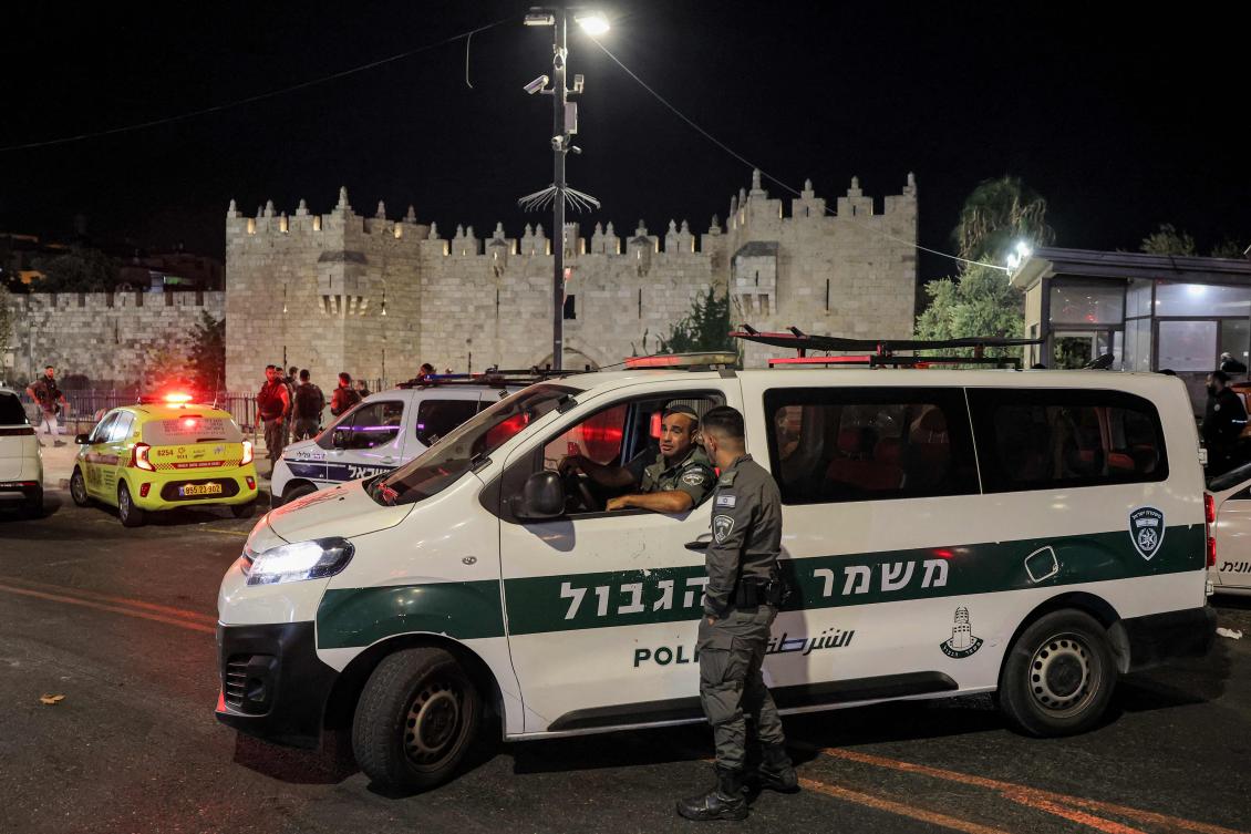 Israeli police and border guards deploy near the scene of an attempted stabbing attack at the Damascus Gate of the old city of Jerusalem on September 15, 2024. (AFP)
