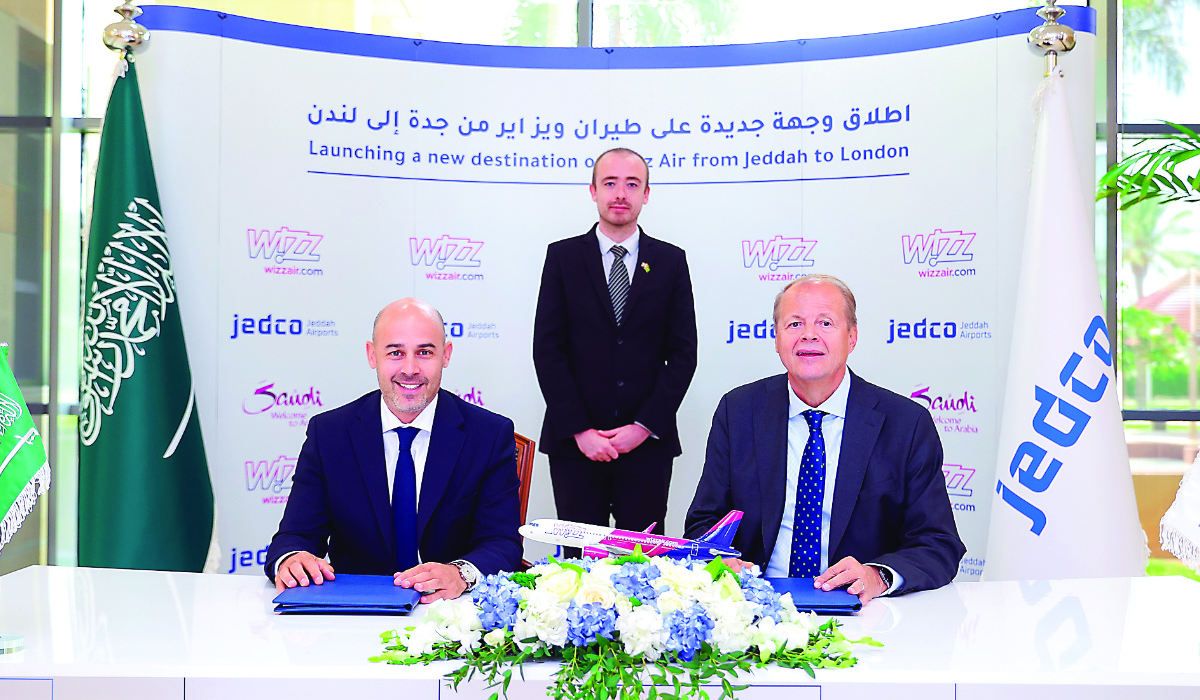 Andras Rado, head of communications and government affairs, Wizz Air, and Kimmo Ruotsalainen, general manager of aviation business development, Jeddah Airports Company.
