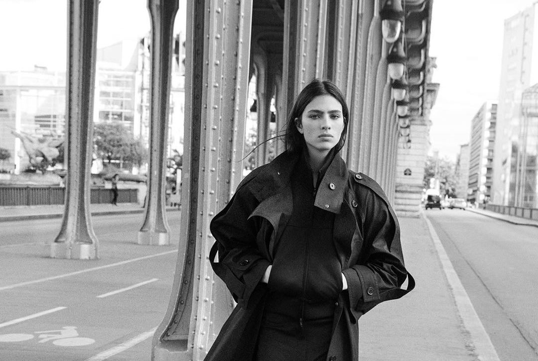 Loli Bahia was seen embracing the cooler months in a series of layered outfits. (Instagram)