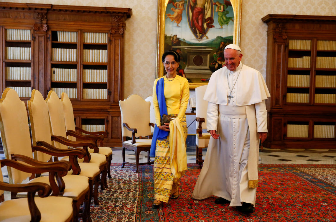 Pope Francis talks with Myanmar State Counsellor Aung San Suu Kyi during a private audience at the Vatican May 4, 2017. (Reuters)