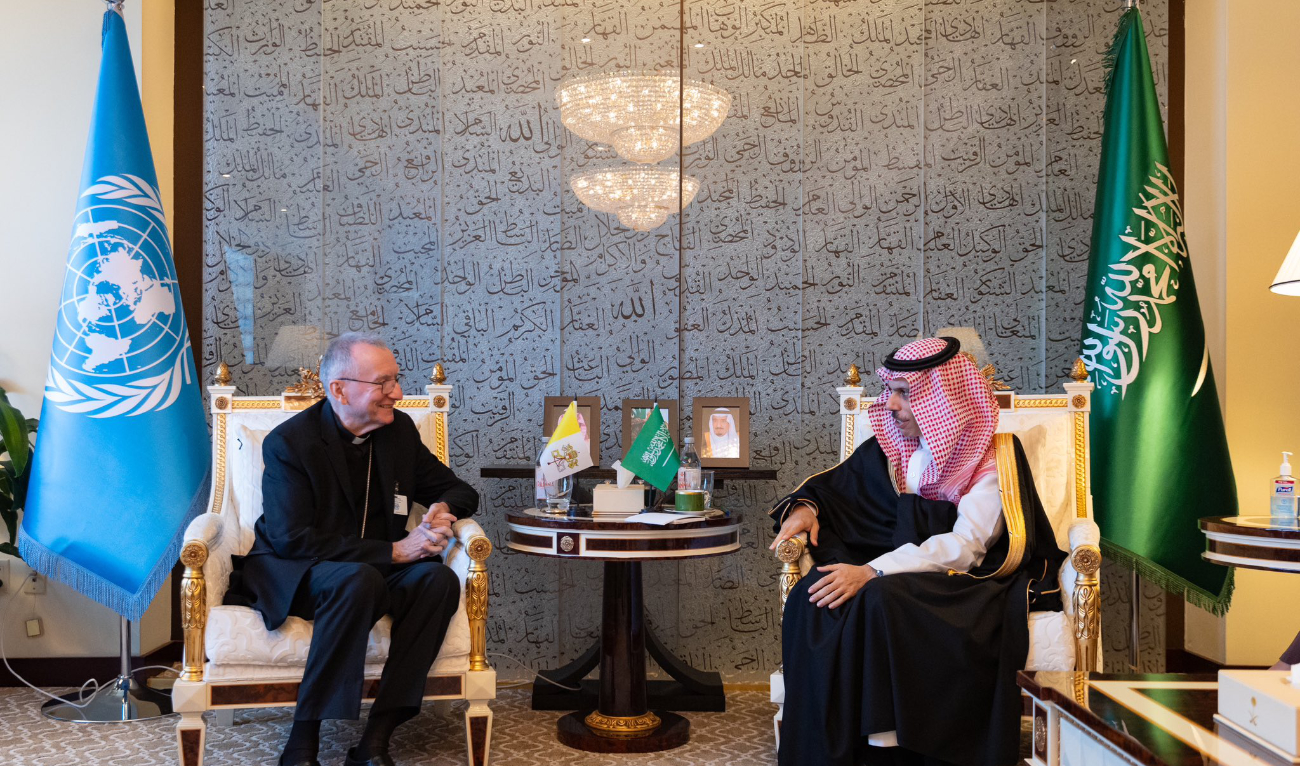 The meeting reviewed regional and international developments. (MOFA)
