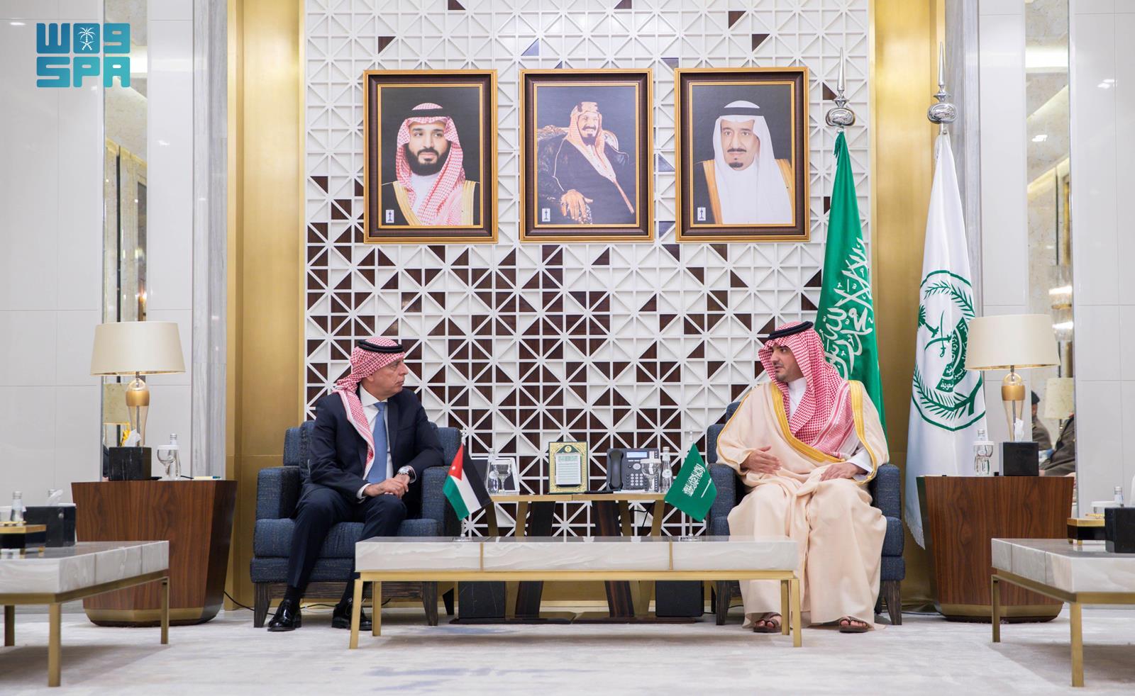 Saudi Interior Minister Prince Abdulaziz bin Saud bin Nayef bin Abdulaziz receives his Jordanian counterpart Mazen Abdullah Hilal Al-Faraya in Riyadh on Thursday. (SPA)