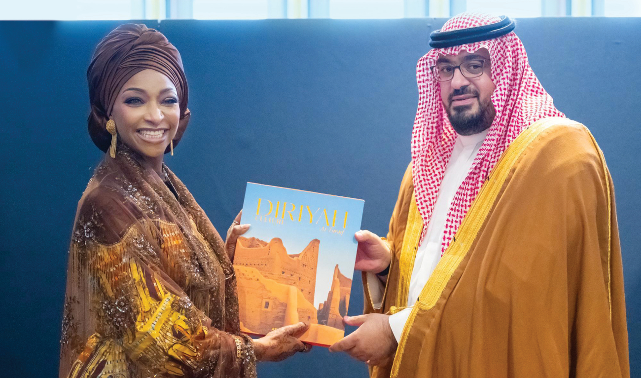 Faisal bin Fadhil Alibrahim, Saudi minister of economy and planning, (R) and Hannatu Musa Musawa, Nigeria’s minister of arts, culture and creative economy. (SPA)